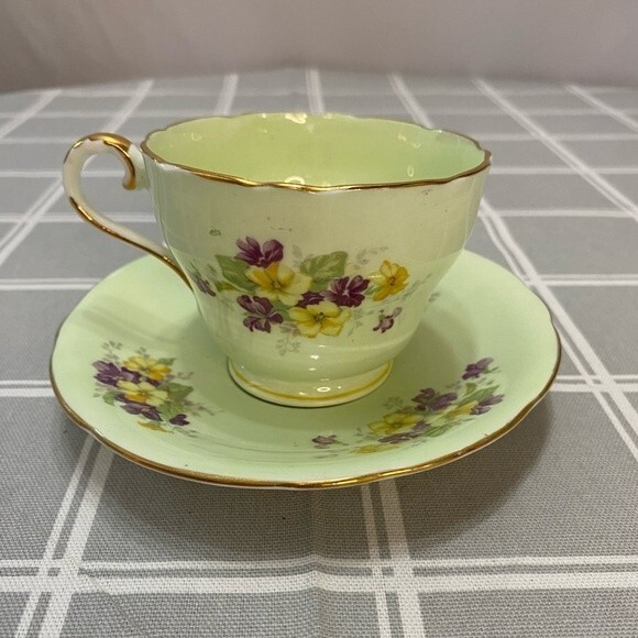 Vintage Aynsley Mint Green Purple Yellow Violets Bone China Teacup Saucer Gilded - Picture 4 of 8